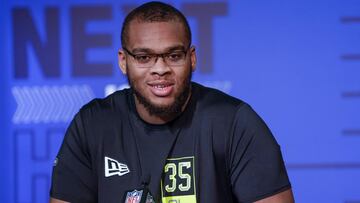 Evan Neal en el NFL Combine