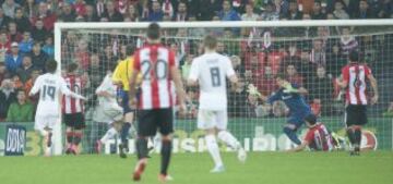 Gol 1-2 de Benzema