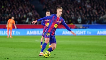 Dani Olmo enciende el Camp Nou