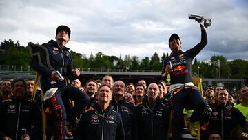 La comunión entre Checo Pérez y Max Verstappen se apodera de Red Bull