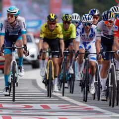 La Vuelta arranca con un mensaje solidario: “Juntos para investigar el cáncer infantil”