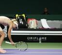 Sharapova cae ante Wozniacki en su debut en Singapur