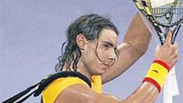 <b>AGRADECIDO. </b>Rafa Nadal se despide del público de Shanghai.