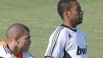 Robinho afirma que negociaciones con el Chelsea siguen abiertas