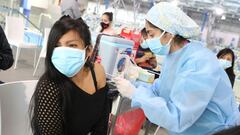 Vacunación para mayores de 27: cuándo comienza, cómo pedir cita, link y dónde vacunarse