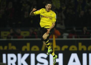 Barcelona striker Robert Lewandowski played alongside Gündogan at Borussia Dortmund. 