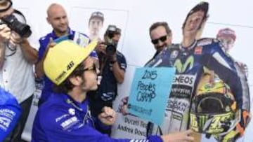 El cartel firmado por Rossi