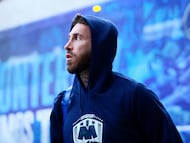 Soccer Football - Liga MX - Semi Final - Second Leg - Toluca v Monterrey - Estadio Nemesio Diez, Toluca, Mexico - December 6, 2025 Monterrey's Sergio Ramos arrives before the match REUTERS/Eloisa Sanchez