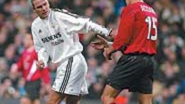 <b>SE DISPULPA.</b> Acciari hizo a Beckham una herida en el tobillo.