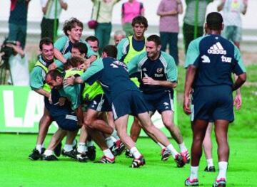 La concentración previa a esta Eurocopa fue una de las más tranquilas que se recuerda, sin una sola polémica. Quizá en el buen ambiente influyera el hecho de que era un grupo muy joven.