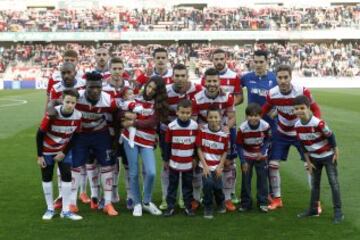 El once inicial del Granada. De pie: Peñaranda, Miguel Lopes, Ricardo, Lomban y Andrés Fernández. Agachados: Foulquier, Success, Rubén Pérez, Barral, Fran Rico y Rochina. 