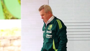 FILE PHOTO: Soccer Football - Mexico unveils new coach Javier Aguirre and assistant coach Rafael Marquez - Centro Alto Rendimeinto, Mexico City, Mexico - August 1, 2024 New Mexico coach Javier Aguirre during the presentation REUTERS/Henry Romero/File Photo