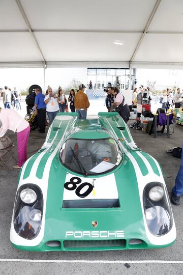 Tercera edici車n de la reuni車n y exhibici車n de autom車viles cl芍sicos en el circuito del Jarama