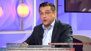 El cuñado de Joaquín estalla: se quita las prótesis de los ojos en directo para demostrar que es ciego