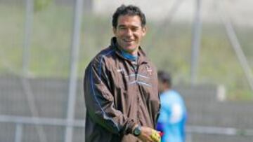 "Si salimos a atacarles mis jugadores se ríen de mi"