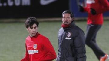 Tiago se entrena con el grupo