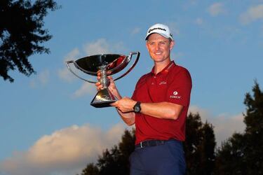 Woods earns first win since 2013; Rose claims FedEx Cup