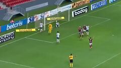 El desafortunado 'blooper' de Kuscevic ante Flamengo