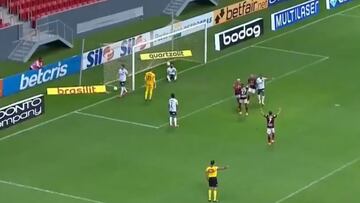 El desafortunado 'blooper' de Kuscevic ante Flamengo