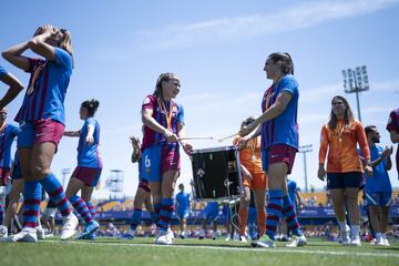 El Barcelona Femenino ha goleado 6-1 al Sporting de Huelva para proclamarse campeonas de la Copa de la Reina por novena vez.
