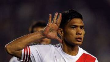 Teo Guti&eacute;rrez celebra un gol con la camiseta de River