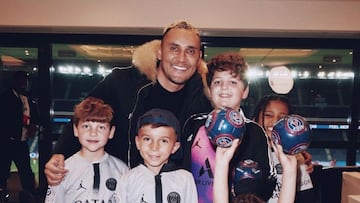 En su cuenta de Instagram, la influencer y socialité Kim Kardashian presumió la visita a París con sus hijos, y aprovechó para tomarse fotos con Keylor y Mbappé.