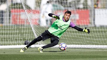 Keylor, ayer, en la sesi&oacute;n matinal en Valdebebas.
 