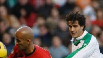 <b>OPORTUNO. </b>Jorge López recibe con rapidez una falta sacada por Munitis y ante Nunes marca el 1-1.