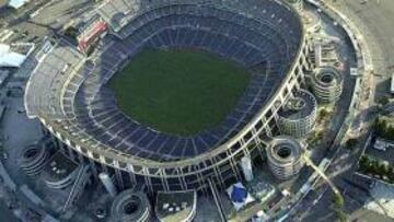 El Qualcomm Stadium acoge a 10.000 víctimas del incendio.