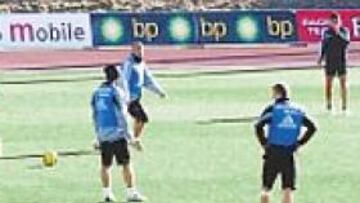 <b>ENSAYÓ EL ROMBO. </b>En el dibujo de ayer, Luxemburgo dejó fuera del once titular al danés Gravesen.