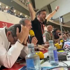 Este fallecido está muy vivo ...