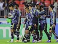 AMDEP803. TEGUCIGALPA (HONDURAS), 03/02/2026.- Jugadores de América celebran un gol este martes, en un partido de la Copa de Campeones de Concacaf entre CD Olimpia y América, en el Estadio Nacional Chelato Uclés en Tegucigalpa (Honduras). EFE/ Gustavo Amador