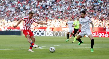 Marcos Llorente marca el 0-1 al Sevilla. 
 
