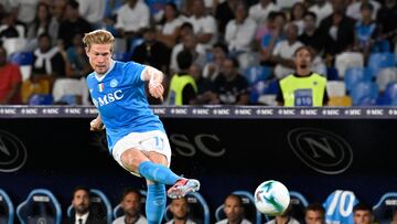 NAPLES (Italy), 30/08/2025.- Napolis Kevin De Bruyne in action during the Italian Serie A soccer match between SSC Napoli vs Cagliari Calcio in Naples, Italy, 30 August 2025. (Italia, Nápoles) EFE/EPA/CIRO FUSCO