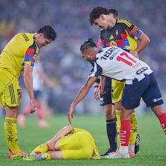 ‘Tecatito’ Corona se salva de ser expulsado