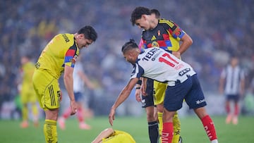 ‘Tecatito’ Corona se salva de ser expulsado