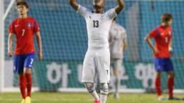 Jordan Ayew celebra uno de los tres goles que anotó ante Corea del Sur.
