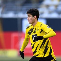 Gio Reyna se llevó el duelo estadounidense en el Derbi de Ruhr