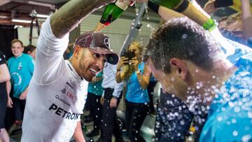 SINGAPORE - SEPTEMBER 16:  Lewis Hamilton of Mercedes and Great Britain during the Formula One Grand Prix of Singapore at Marina Bay Street Circuit on September 16, 2018 in Singapore.  (Photo by Peter J Fox/Getty Images)