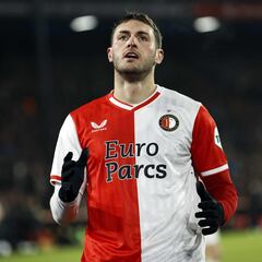 Feyenoord y PSV tuvieron un partido parejo entre mexicanos