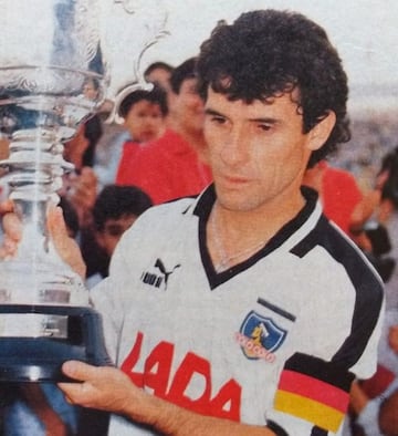 Colo Colo: 1981, 1982, 1985, 1988, 1989 y 1990.