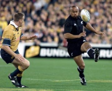 Jonah Lomu.