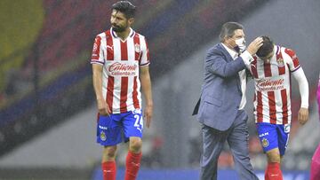 Peralta y Antuna se quedaron a platicar con el América