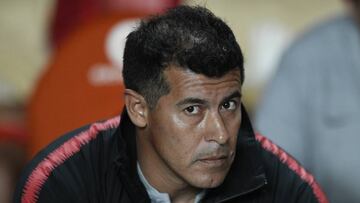 Jorge Almiron, coach of Argentina&#039;s San Lorenzo, looks on before a Copa Libertadores Group F soccer match against Peru&#039;s Melgar in Buenos Aires, Argentina, Tuesday, April 9, 2019. (AP Photo/Gustavo Garello)