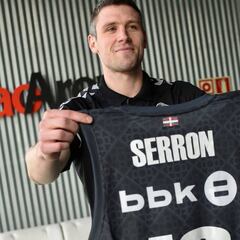 Serron se mira en el espejo de Hervelle antes de pisar la ACB