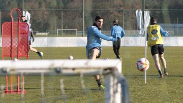 Víctor García será baja ante el Racing de Santander.