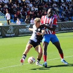 Vergonzoso: un aficionado de Unionistas golpea a un jugador del Lugo en el descanso