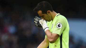 Claudio Bravo pierde titularidad en el City ante Manchester United