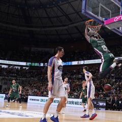 La defensa de Unicaja cortó las alas a un Obra de más a menos