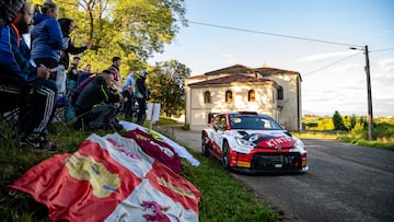 Alejandro Cachón, con su Toyota en el Princesa de Asturias 2024.